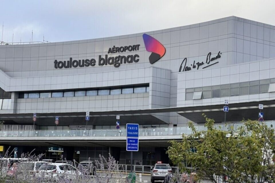Taxi Montpellier aeroport-toulouse-1 Aéroport de Toulouse  